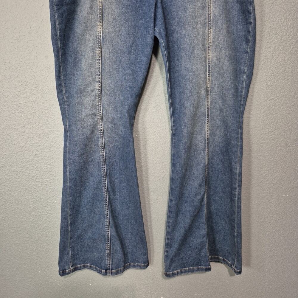 Lee Jeans Womens 2XL Blue Denim Stretch Heritage High Rise Pull On Flared Leg - Picture 4 of 15
